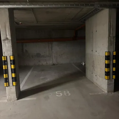 Cozy & Comfortable With Free Parking *